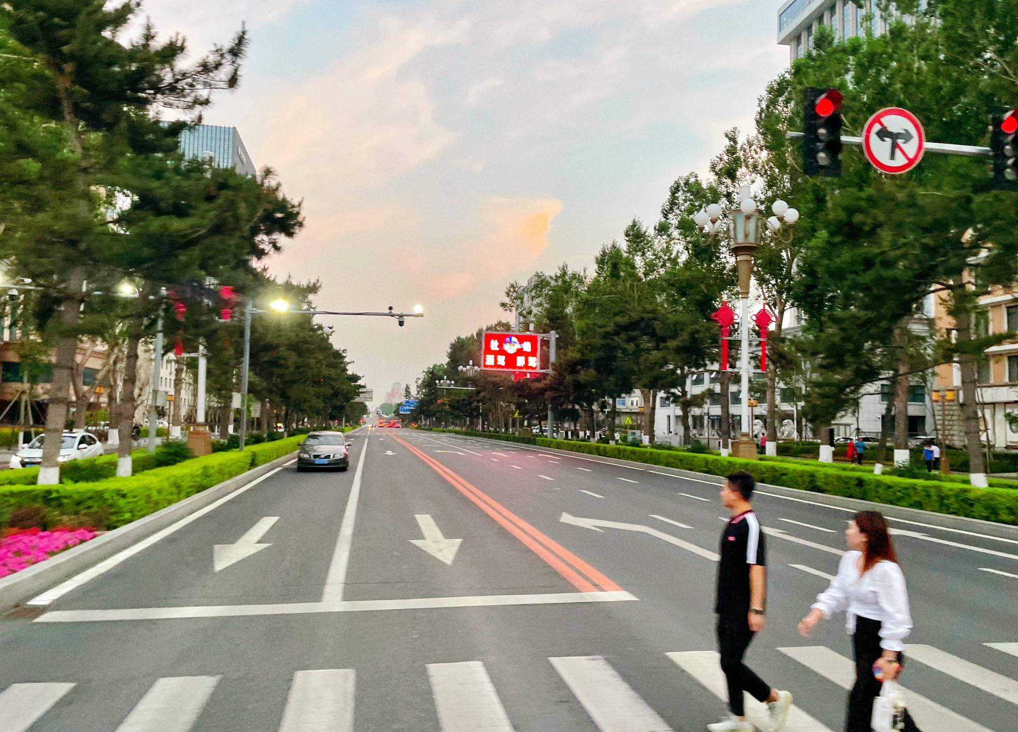 中欧体育KOK官方app下载：长春这条街以革命烈士命名如今成了网红街是最繁华的商业街区(图5)